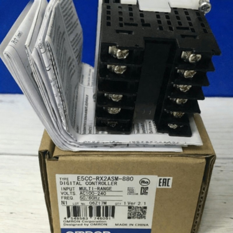 1PCS Omron New E5CC-QX2DSM-000 Temperature Controller Fast delivery