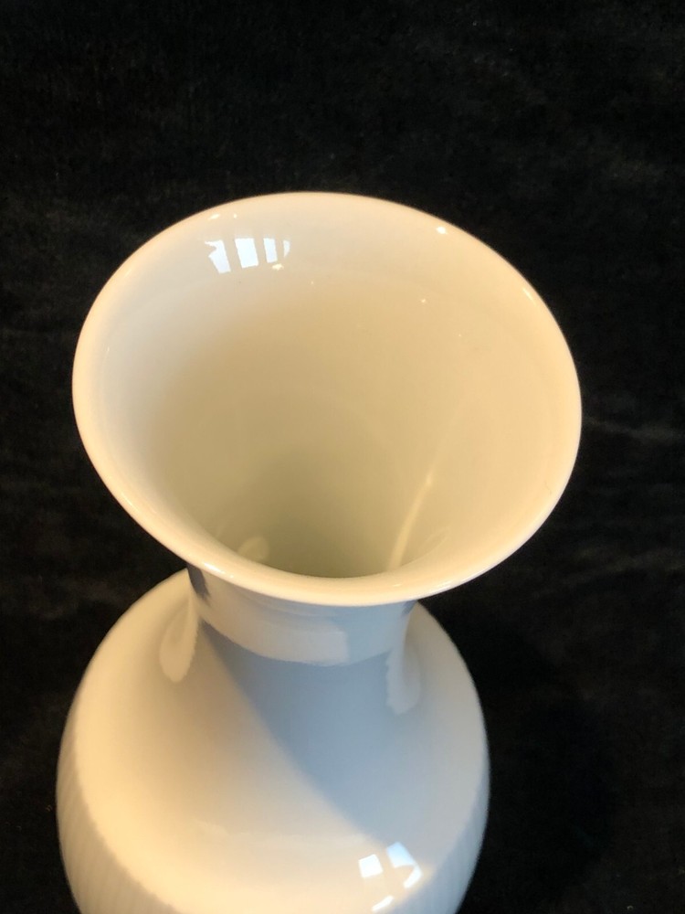 Rosenthal Germany 8" White Vase EUC MCM Fluted Bottom