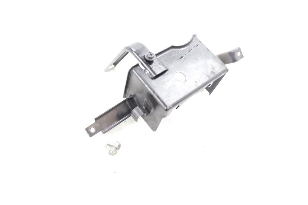 04-11 SUZUKI VSTROM 650 ABS PUMP HOLDER BRACKET