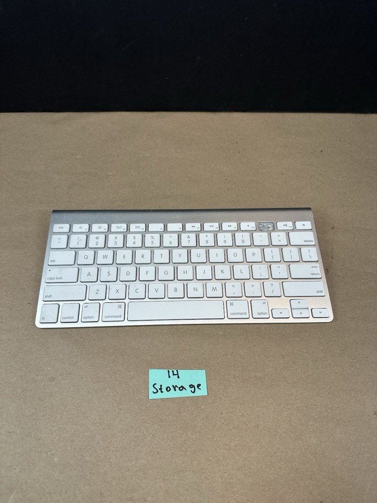 Apple Wireless Keyboard A1314 Works Ships Fast!