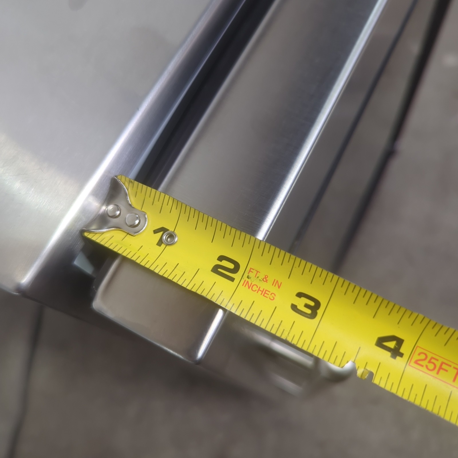 2014 Sub-Zero 424FS 24" Stainless Steel Standalone/Undercounter Wine Cooler