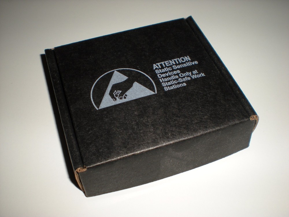 Commodore Amiga MOS 252180-01 IC chip in nice condition