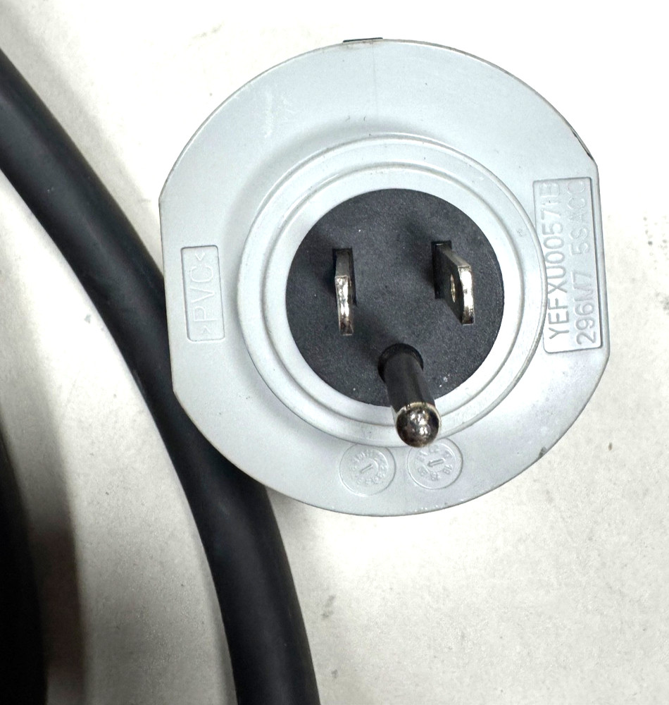 NISSAN LEAF ZERO EMISSION EV Battery Charging Cable