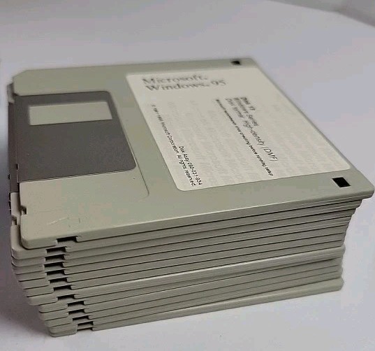 Microsoft Windows 95 Upgrade 1- 13 Floppy disk Untested