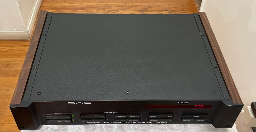 SAE T102 Digital Tuner