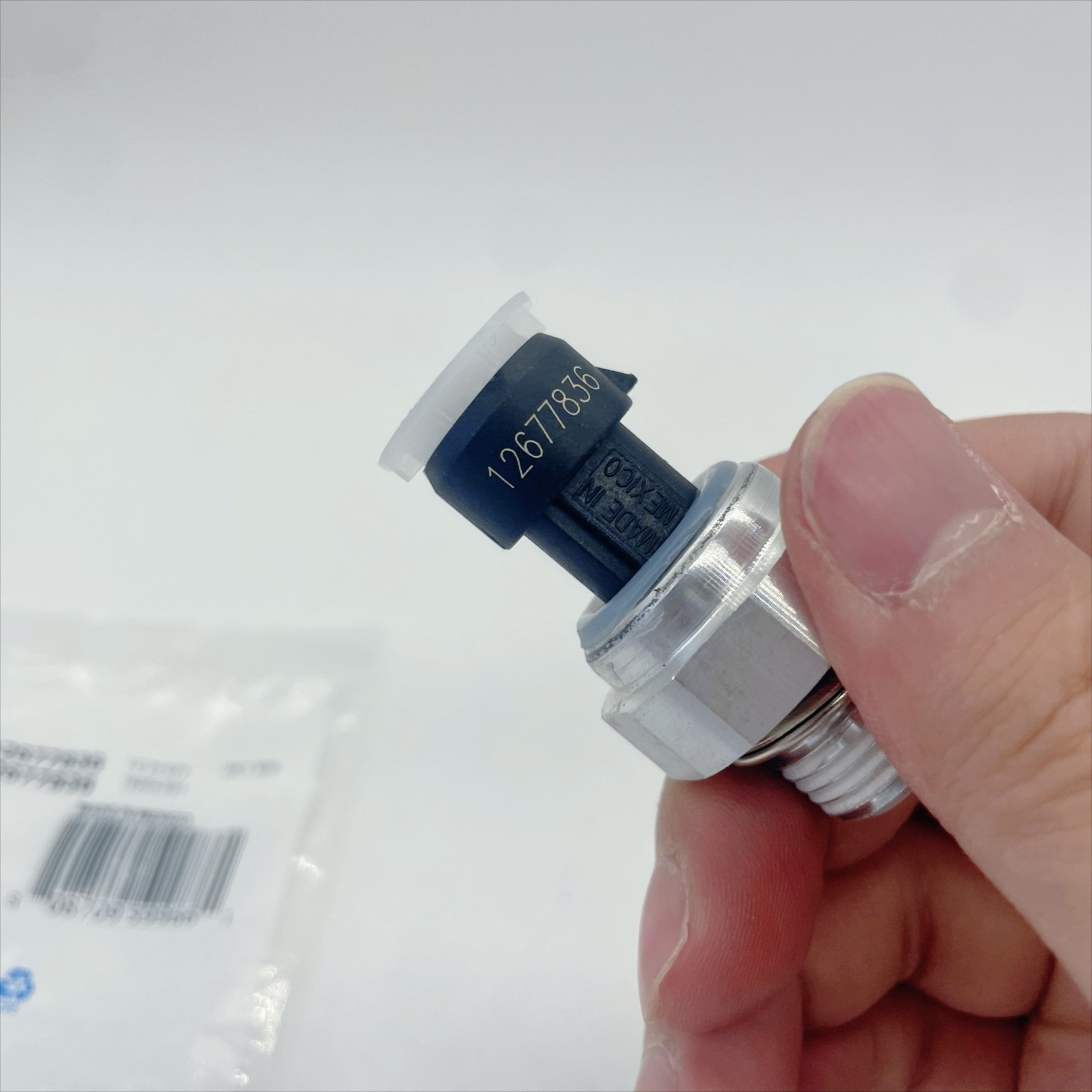 New ACDelco 12677836/12616646 Oil Pressure Sensor Switch For Chevrolet Cadillac