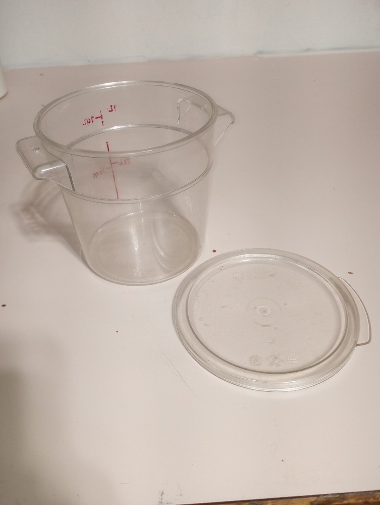 Cambro 1 Qt. Storage Container With Lid
