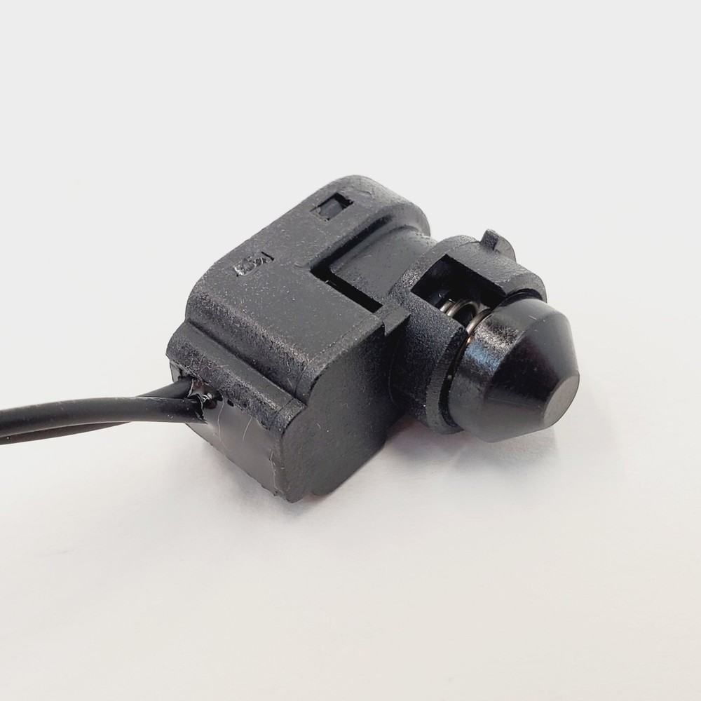 Handlebar-Mounted Front Brake Light Switch for 2012-17 Harley Softail Dyna XL