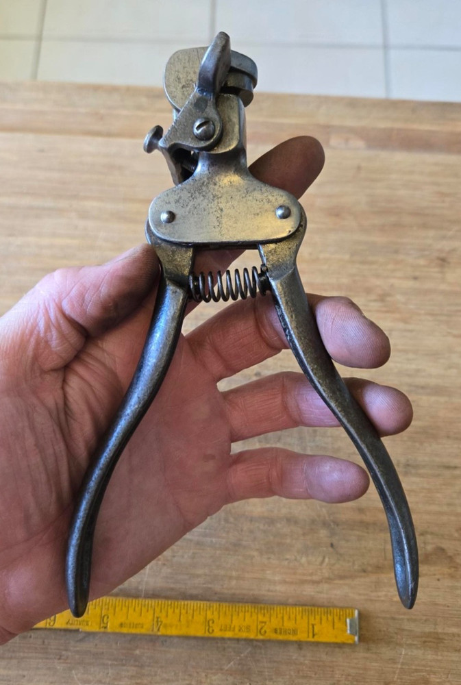 Antique Triumph  Saw Set Tool   *WORKS WELL*