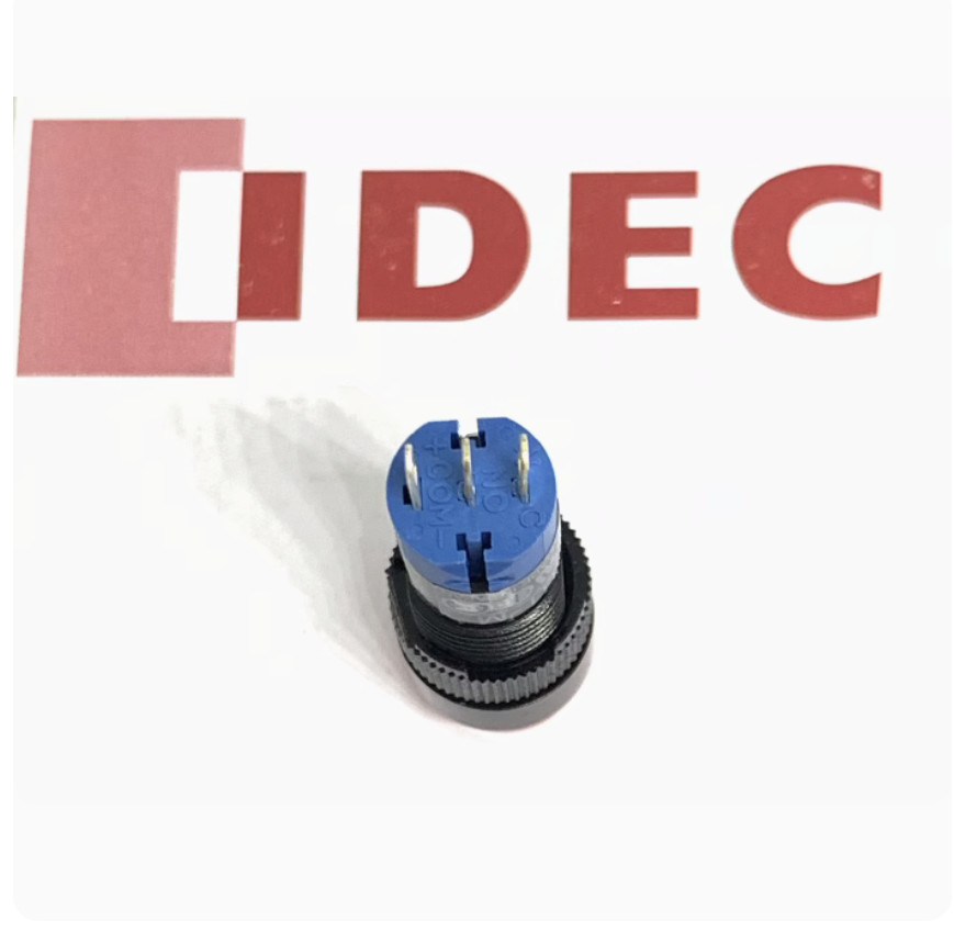 1PC New IDEC Self-reset button switch 10mm 3-pin AB1M-M1R red #LL
