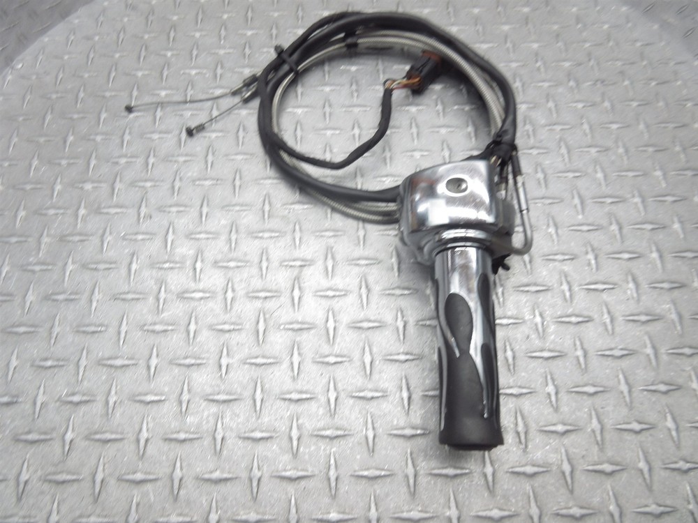 2005 Harley Davidson Fat Boy FLSTFI Right Switch Throttle Control Cable Grip