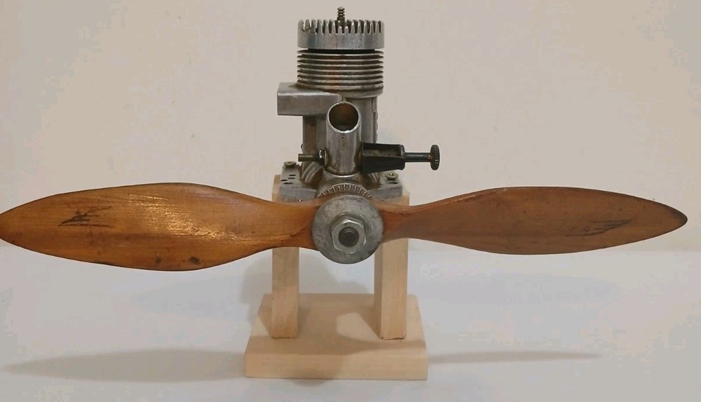Vintage Fox Airplane Engine
