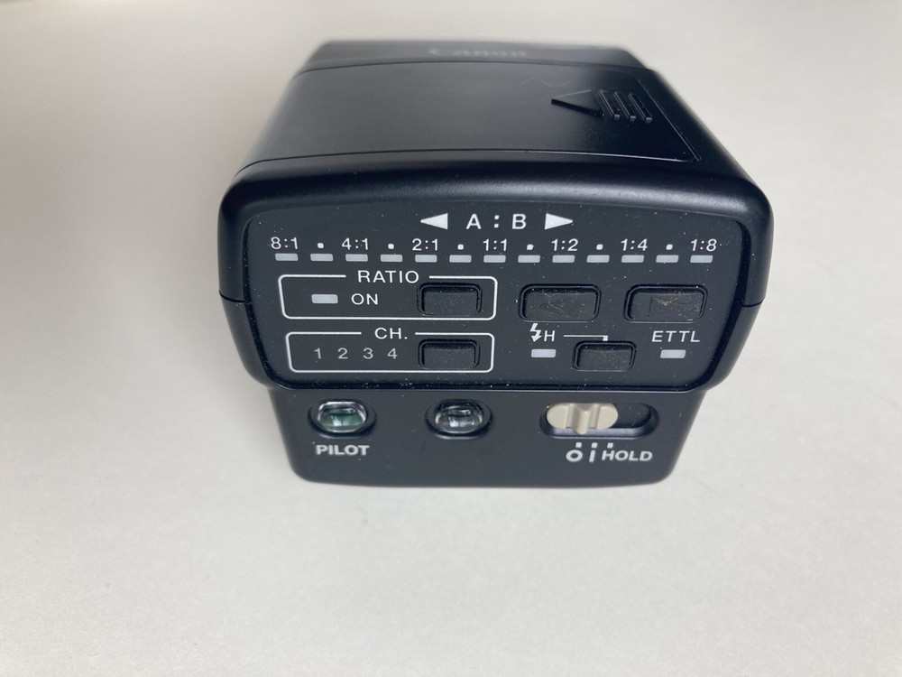 Canon Speedlite Transmitter ST-E2 with Case