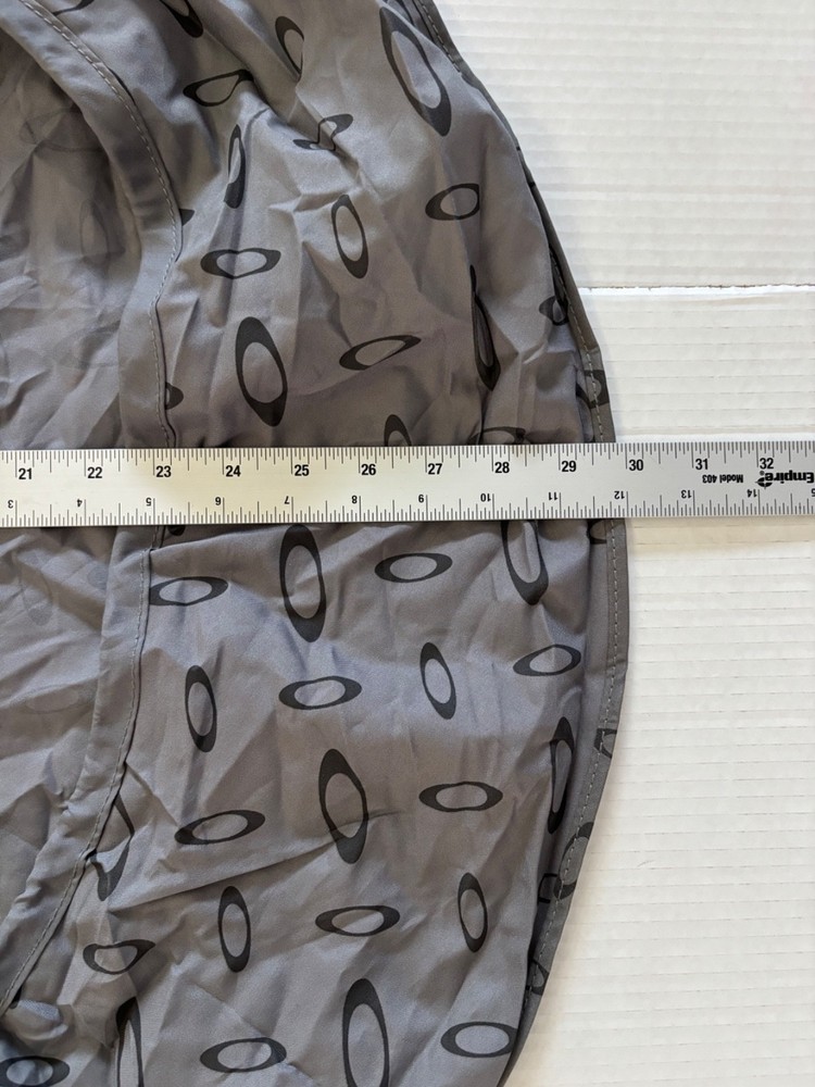 Pre-Owned Oakley wetsuit changing mat