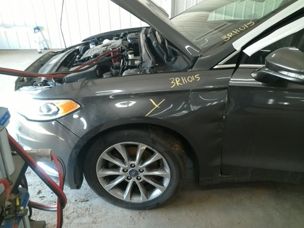 FUSION 2017 High Mounted Stop Light 104884332