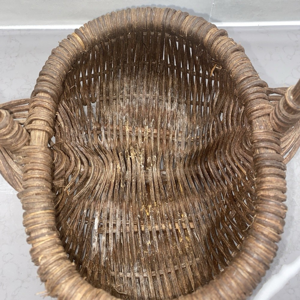 Buttocks basket handcrafted egg gathering herb harvest primitive