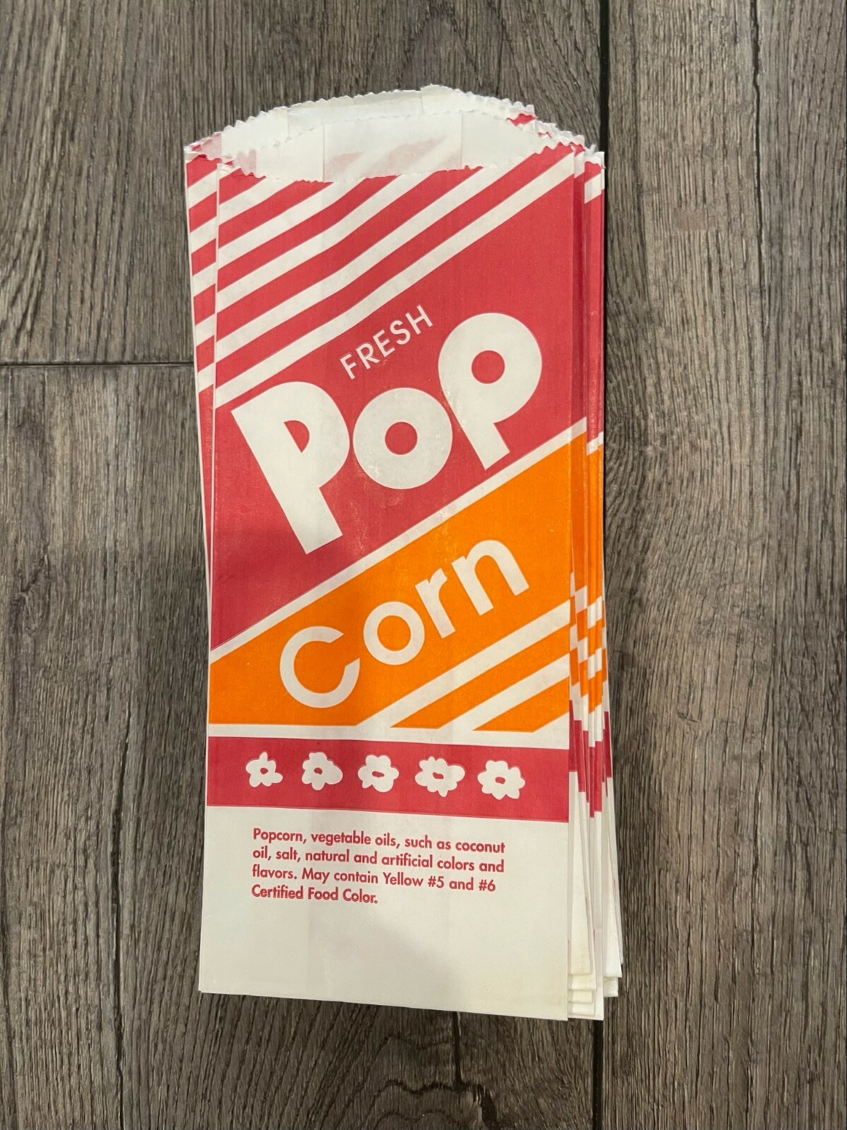 25, 50, or 100 Popcorn Bags - 1 oz Gold Medal 8" x 3 1/2" x 2 1/4" Paper
