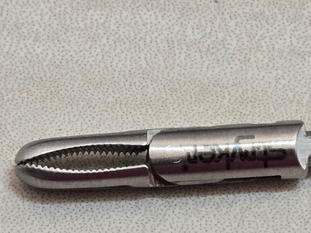 Stryker 250-080-320 Strong Fenestrated Grasping Forceps Insert
