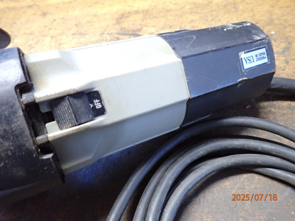 lot b USA PORTER CABLE 7336 VARIABLE SPEED 6" RANDOM ORBITAL SANDER MISSING PAD