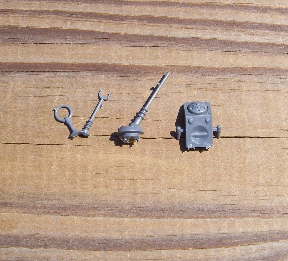 40K Adeptus Mechanicus Ironstrider Comms Antenna Bits