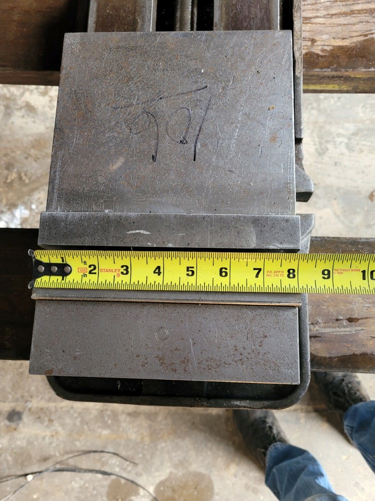 8" Kurt #D80 Angle Lock Precision Milling Vise w/Jaws (No Handle)