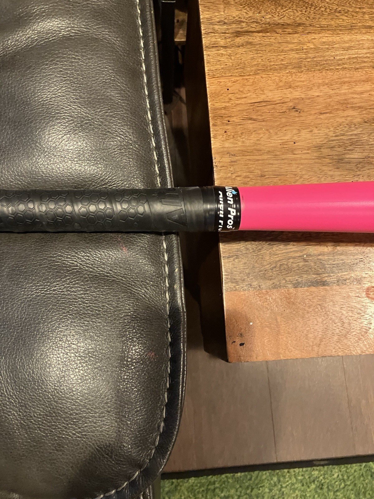 Louisville Slugger Genuine Pink Mixed Baseball Bat 32 Inch Balanced Design