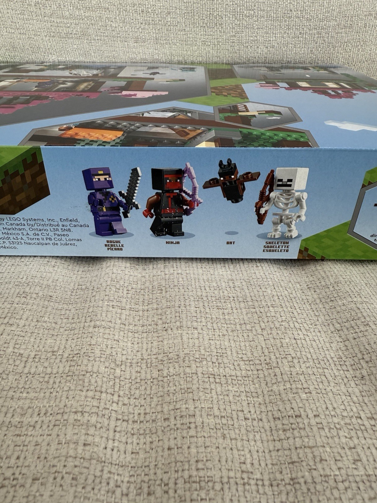 Lego Minecraft The Training Grounds Building Set w/ Mini figures 21183