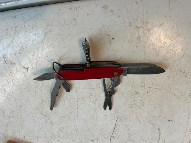 Valor 11926 11 Red Cross Blade Multi Tool