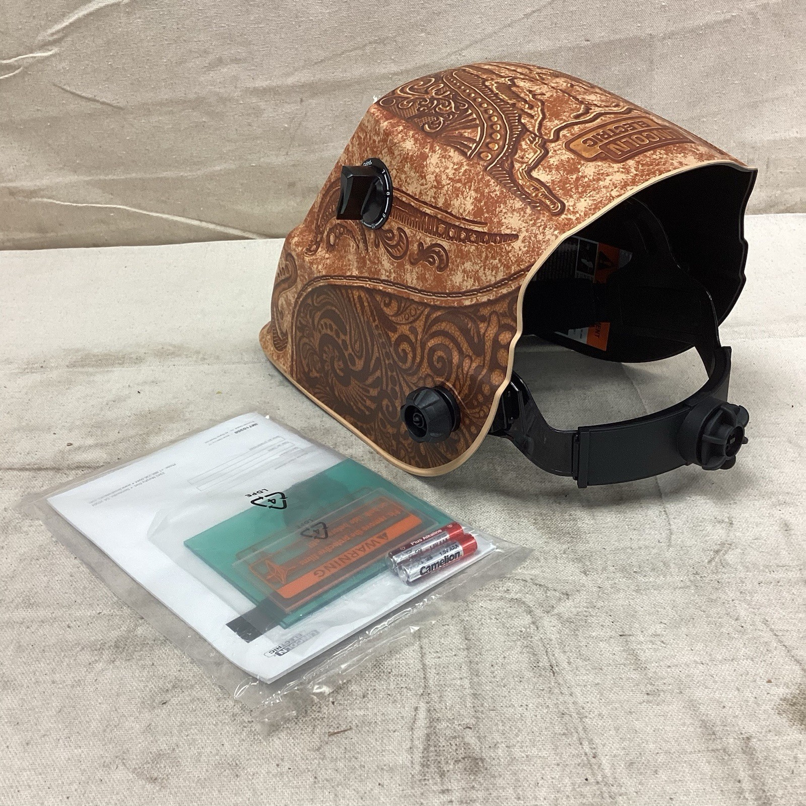 LINCOLN ELECTRIC K4134-1 Welding Helmet Auto-Darkening Lone Star