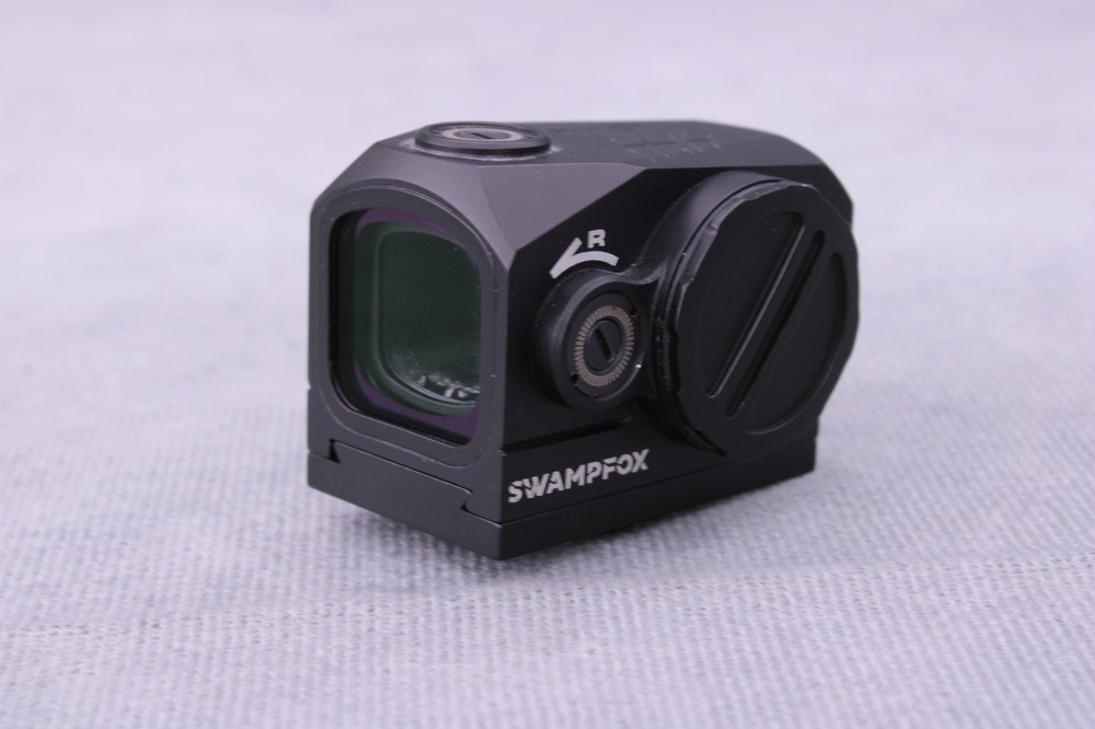 Swampfox Kraken Red Dot Sight with Mounting Plate
