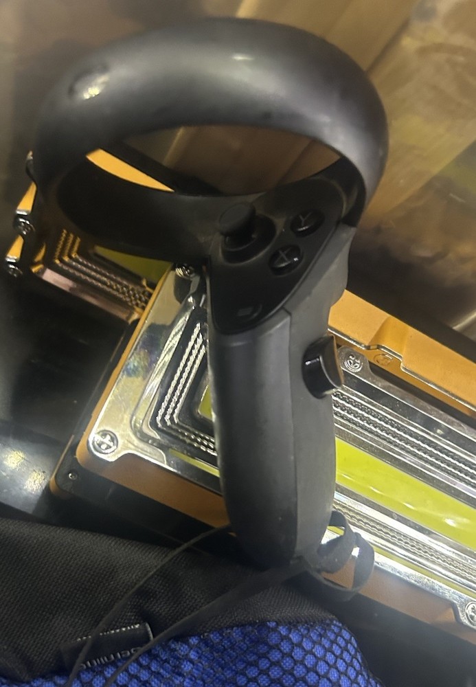 Genuine Oculus Quest 1 / Rift S Controller (Left Only) Tested/Fully functional