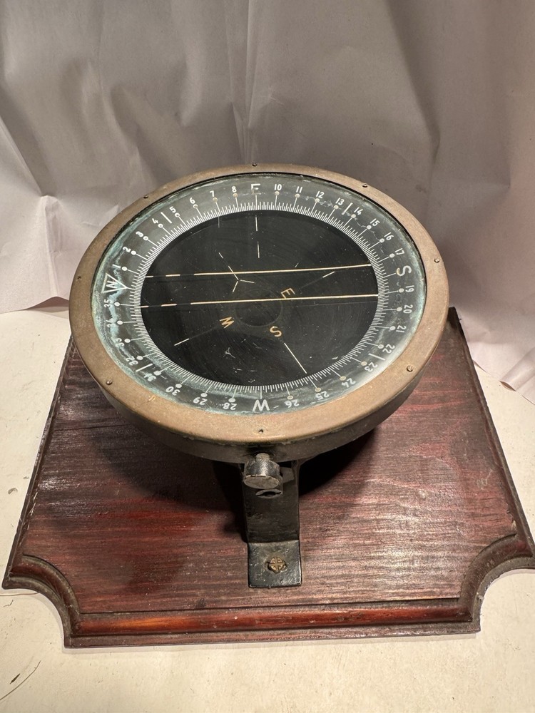 Antique  WWll Bendix Aviation Compass U.S. Army Type D-12