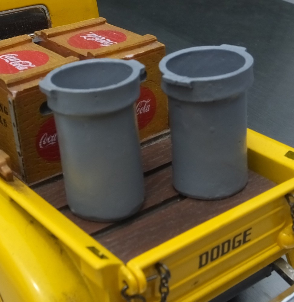 Contractor Garbage Barrels (2) Open 1:24 Scale G Scale Diorama Accessory Items