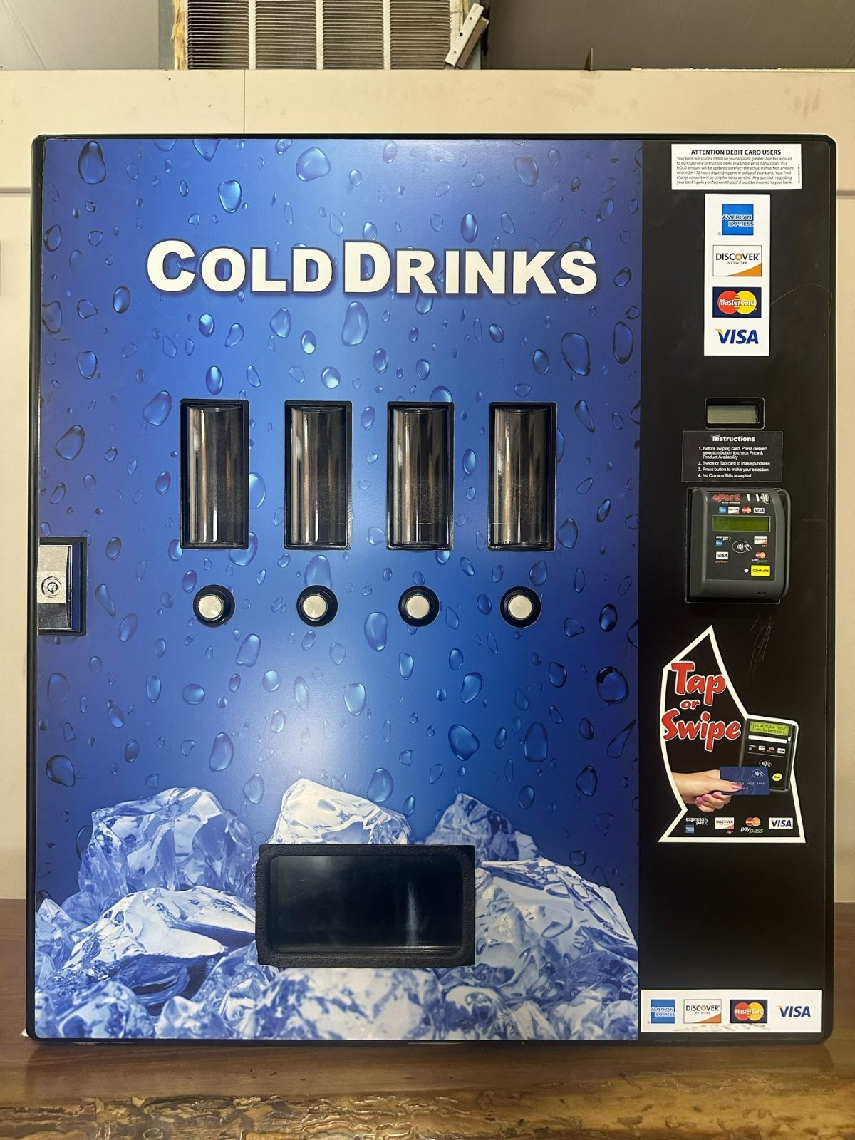Slim Drinks Vending Machine, Wall Mounted cooler Drinks Vending Machine
