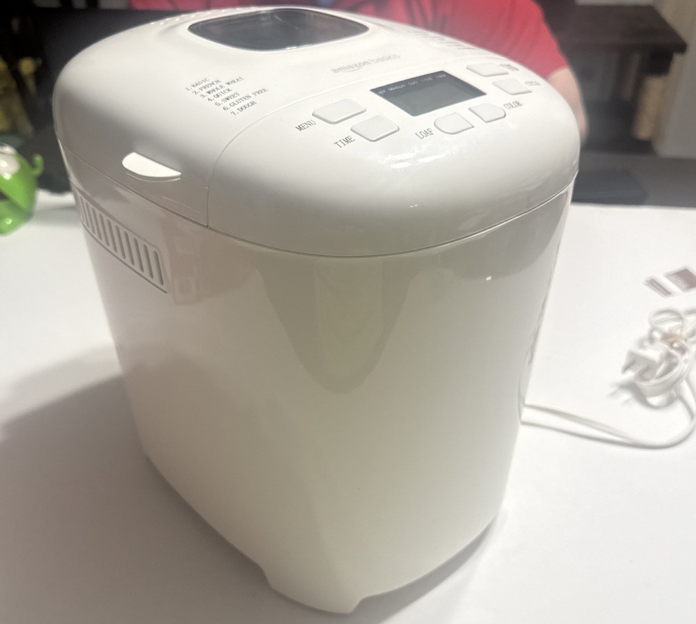 Bread maker Machine Amazon Basics 14 Setting Mode 2 Lb Bread EUC