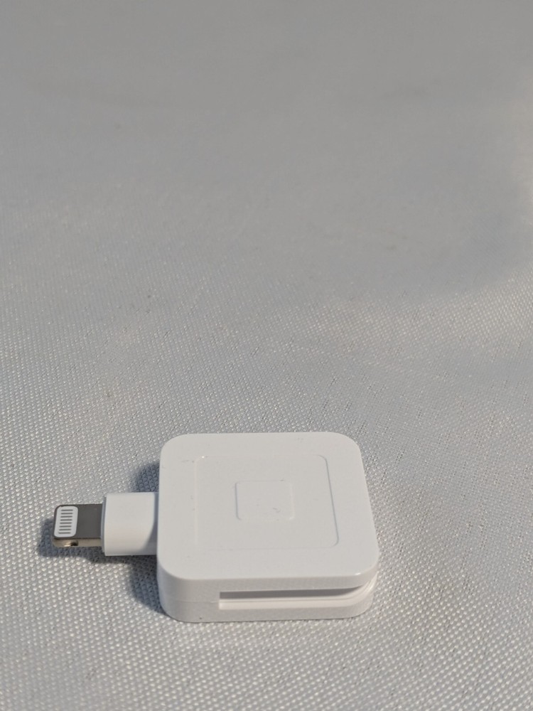 Square Reader SPM1-01 White Portable Mobile Credit Card Reader & Writer