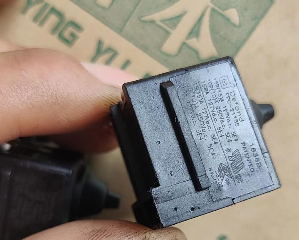 1pc NEW  Angle Grinder Switch    FPC-2115S 15A