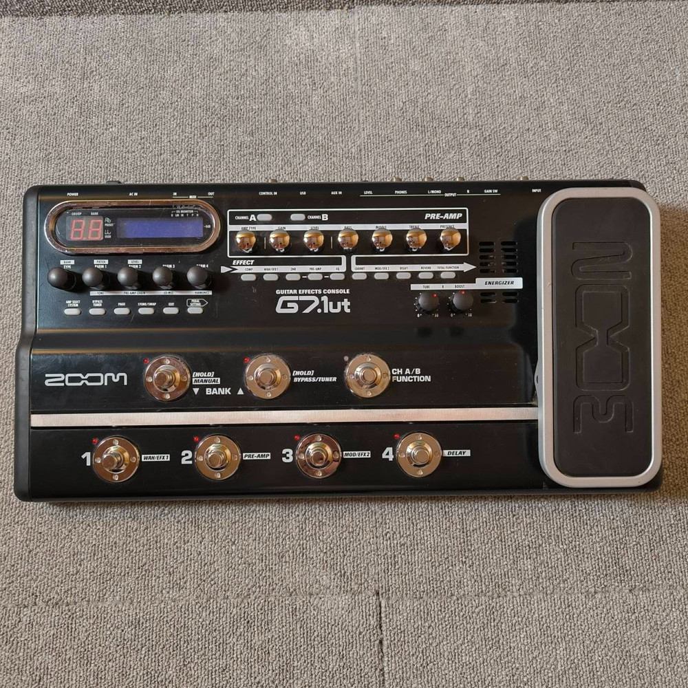 ZOOM G7.1ut Guitar Multi Effects Pedal Console Processor Used Body Only ※READ