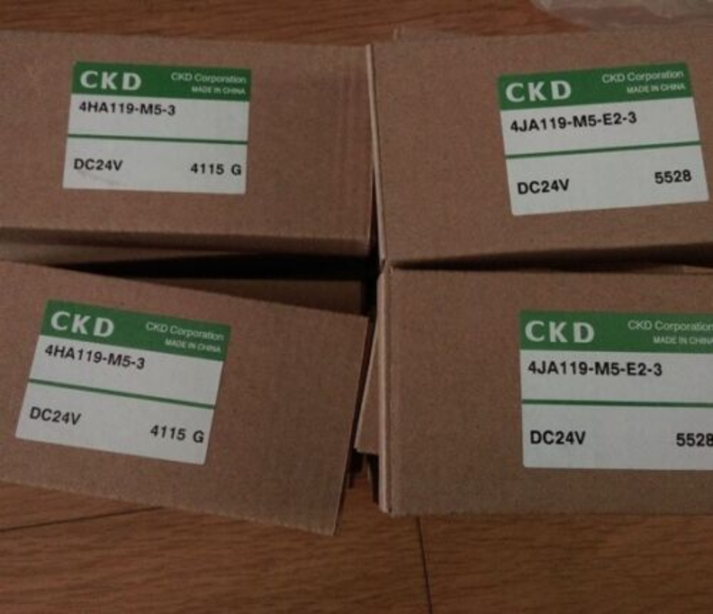 1pcs CKD Solenoid Valve 4JA119-M5-E2-3