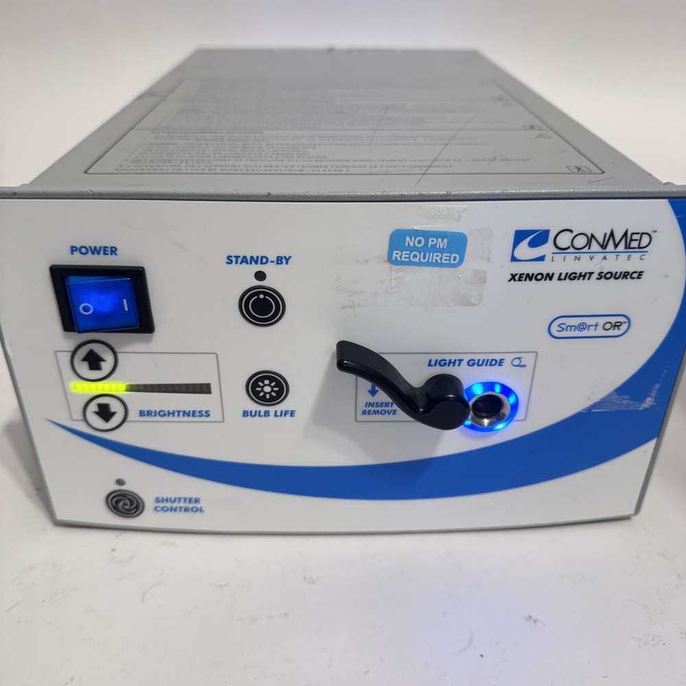 ConMed LS7500 Light Source