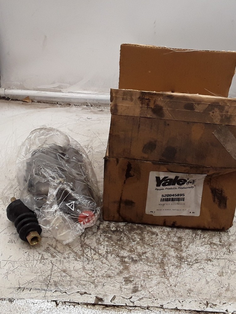 Yale 520045895 Master Cylinder