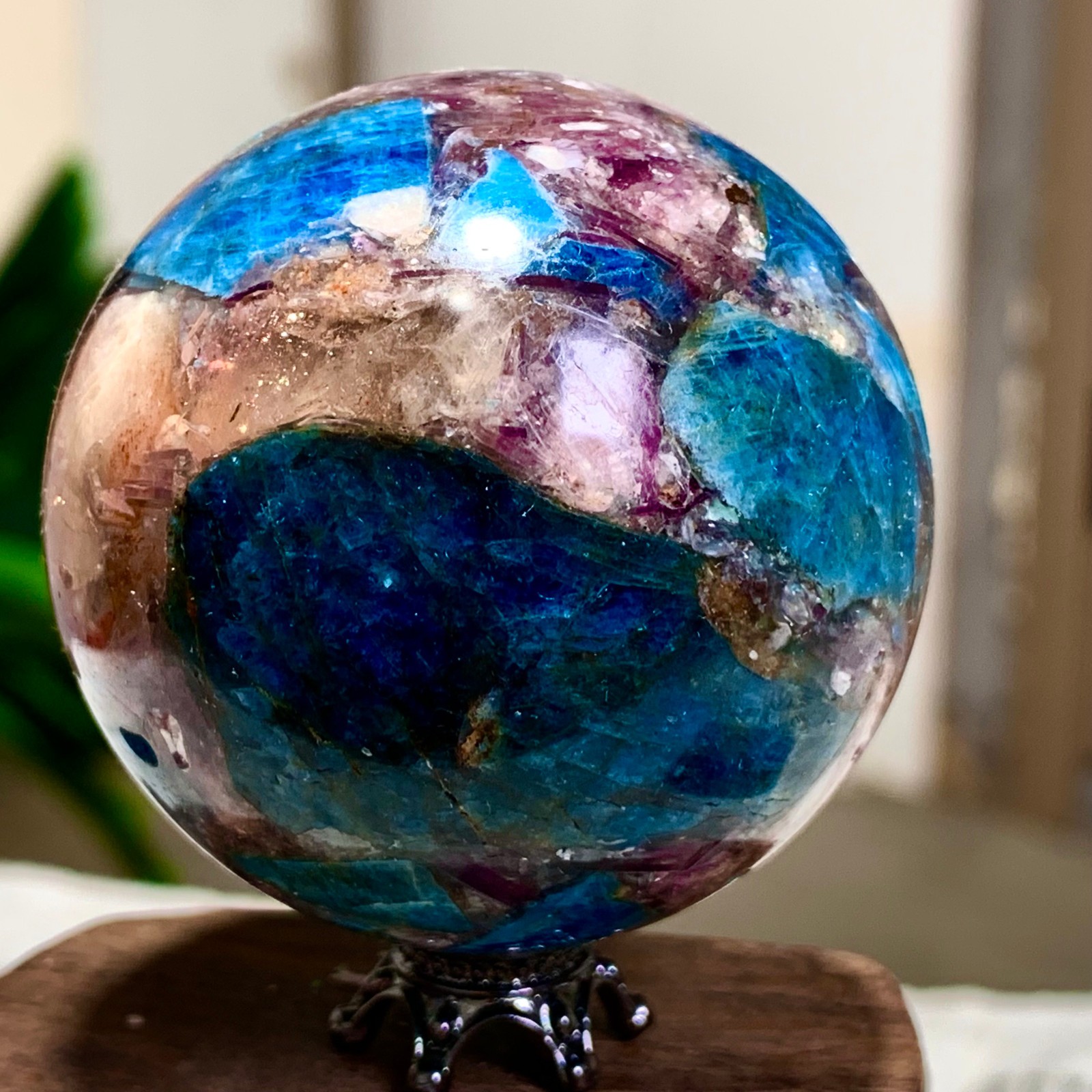 152G Natural Blue Aptite +Sun Stone purple lepidolite Sphere mineral sample