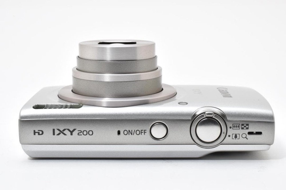 Canon IXY 200 Compact Digital Camera Silver Excellent Condition