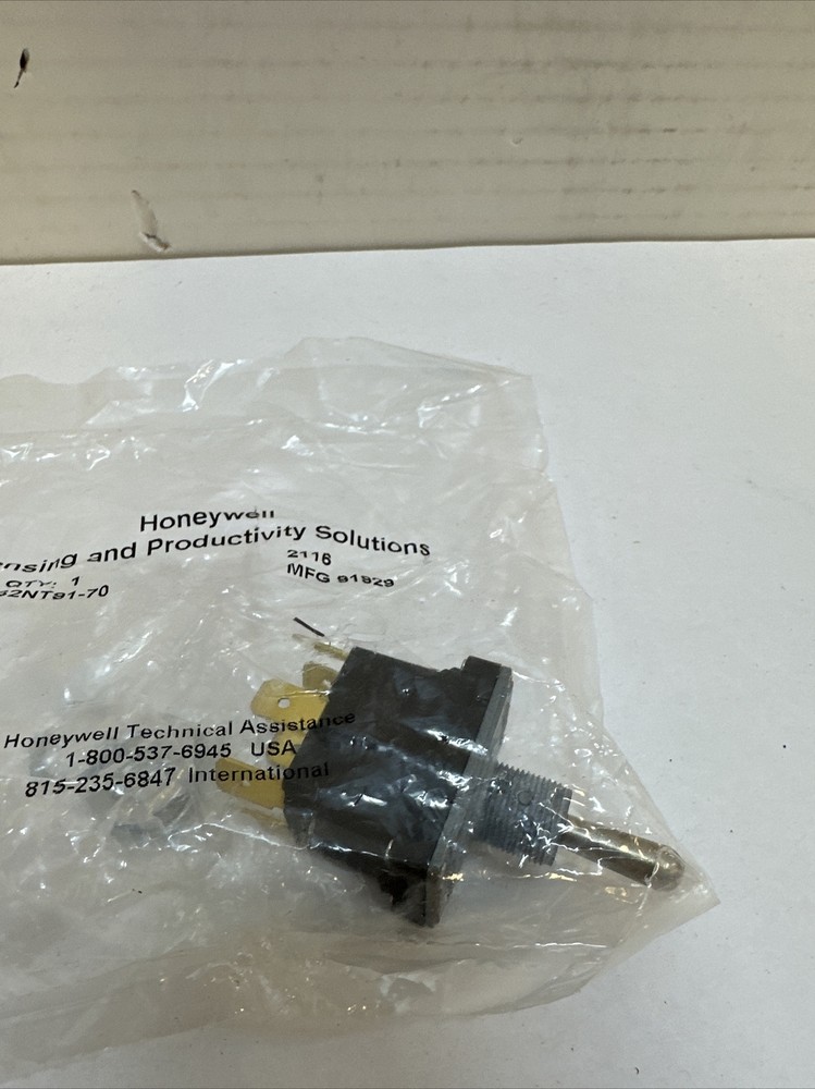 Honeywell 32NT91-2 Toggle Switch, NT Series, Non Illuminated, DPST