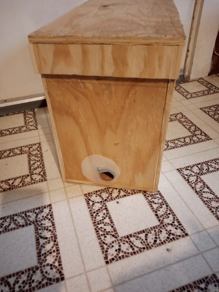 HONEYBEE SWARM TRAP BOX