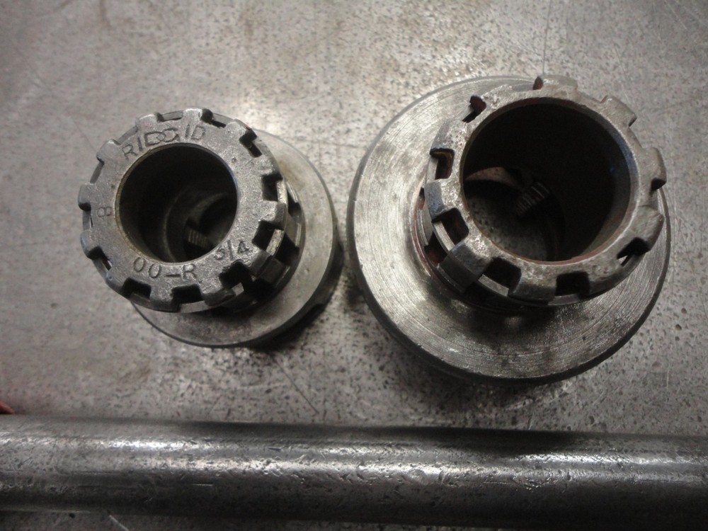RIGID 00-R Pipe Threading unit & "TWO" Dies 3/4" & 1"