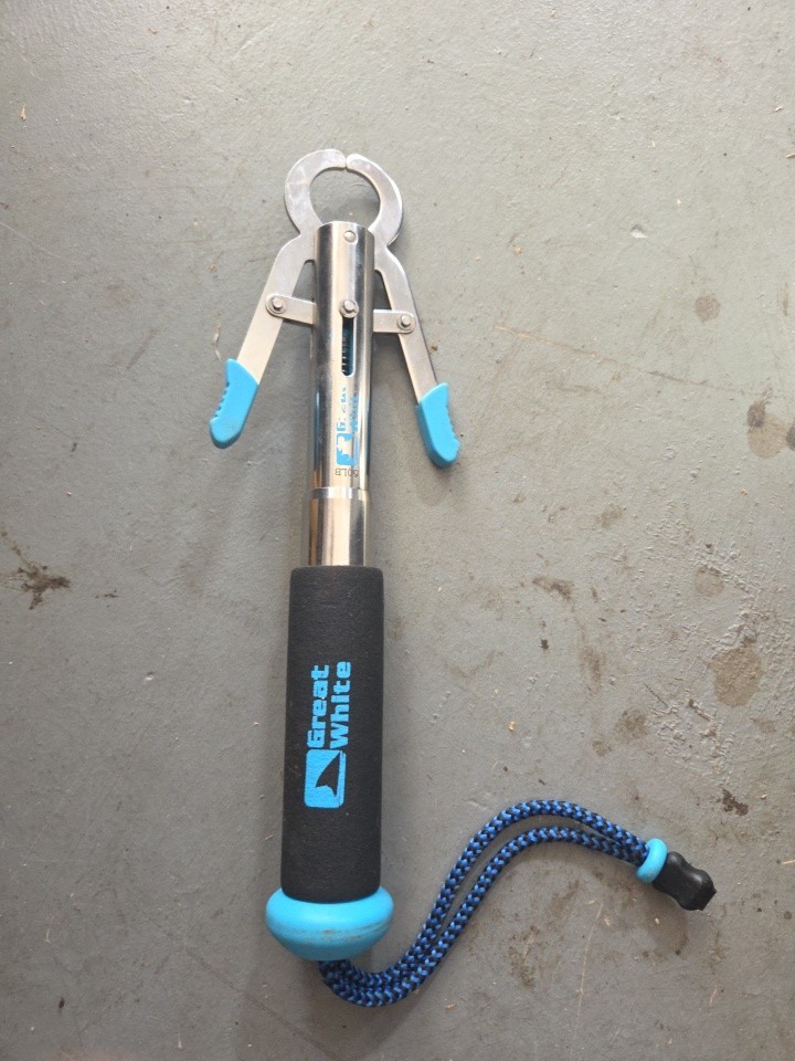 Great White Fish lip gripper 50LB