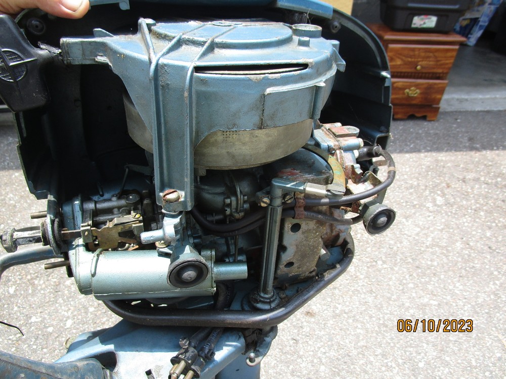 Vintage Evinrude 7.5hp Outboard Engine