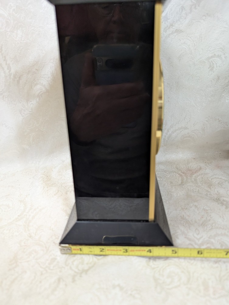 SEIKO Gold Black Table Clock QW422K