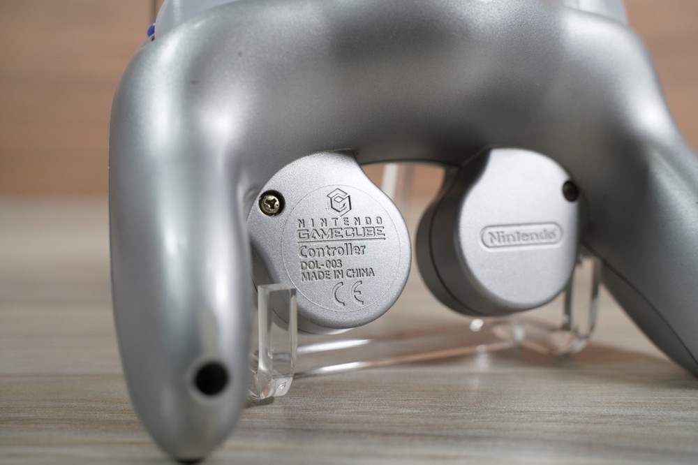 Official OEM Genuine Nintendo GameCube Controller Silver DOL-003 T2 stick